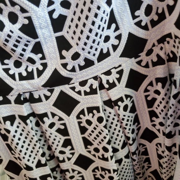 TIANA B DRESS SIZE 6T - Picture 5 of 5